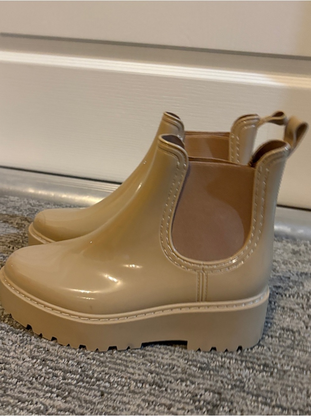 Steve Madden Beige Chelsea Rain Boots- see notes